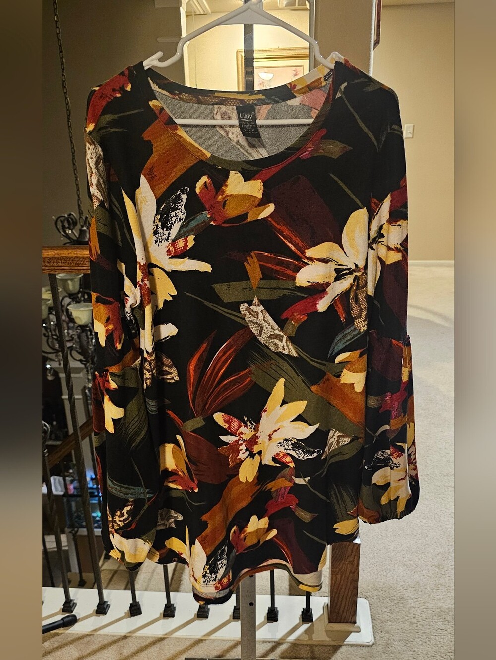 Black Long-Sleeve Scoop Neck Top with Yellow & Rust Floral Print Sz L/XL